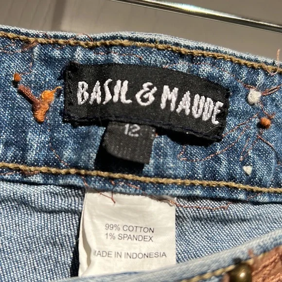 VTG Basil and Maude Embroidered Studded Jeans EC - Picture 7 of 13